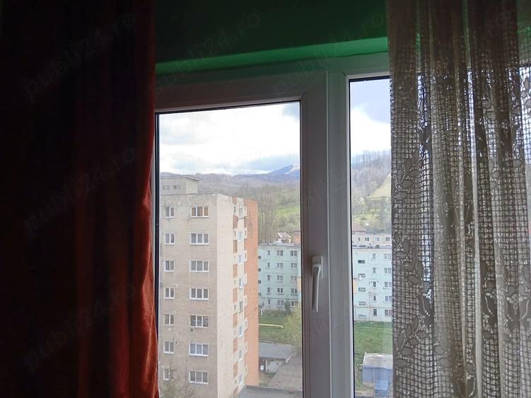 Apartament cu 3 camere decomandat în Petros