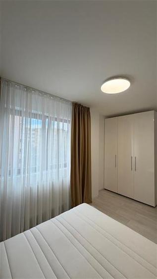 Apartament cu 3 camere semidecomandat, mobilat în Zorilor