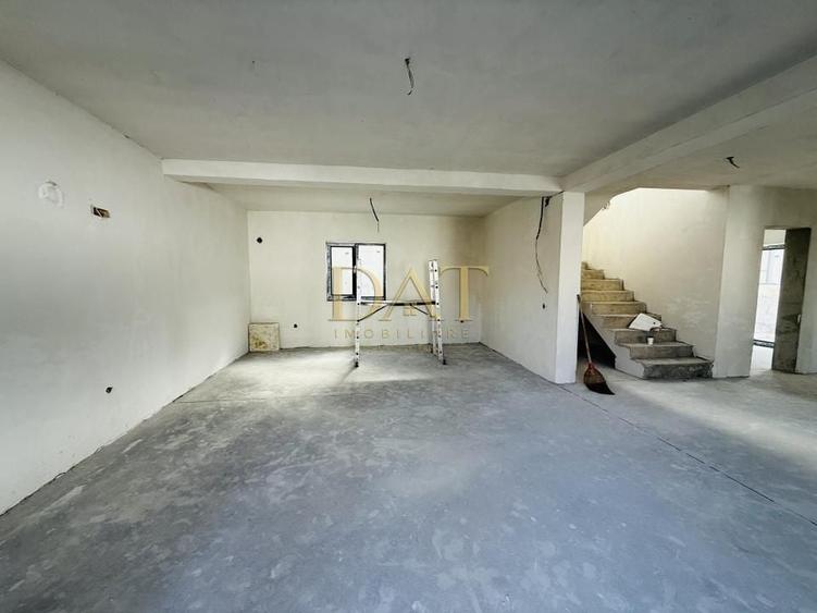 Casă individuală cu 4 camere cu Canalizare în Sânnicoară