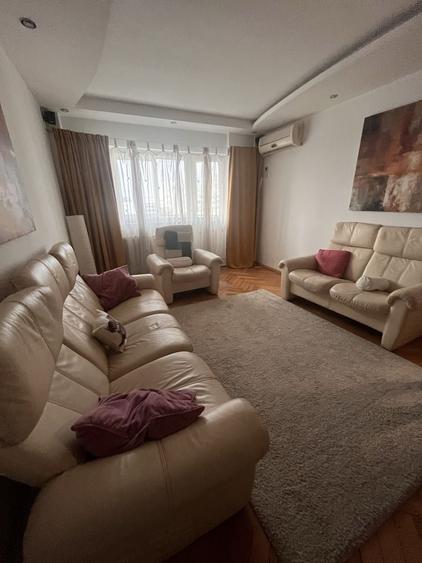 Apartament cu 3 camere decomandat în Politehnica