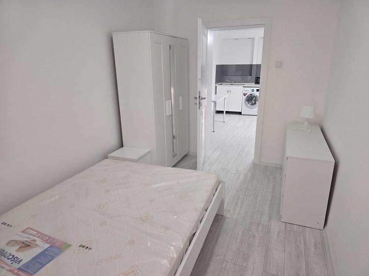 Casă cu 4 camere în Sărărie