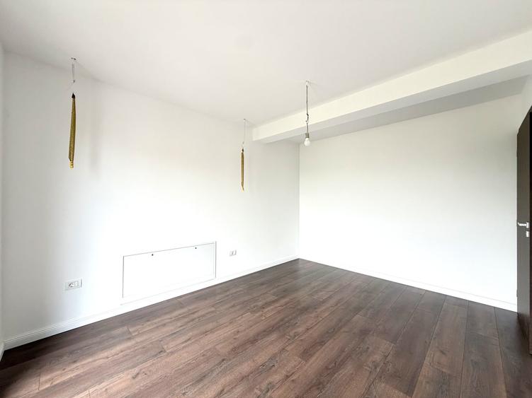 Duplex cu 4 camere cu Canalizare în Torontalului