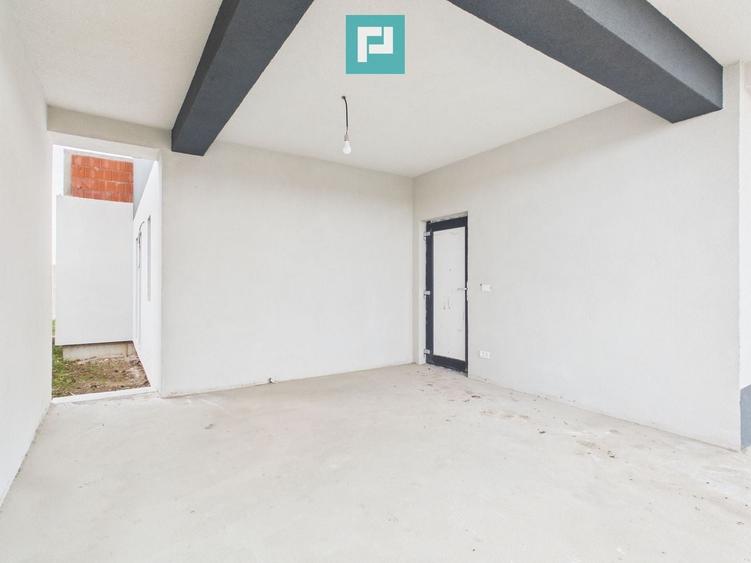 Duplex cu 3 camere cu Canalizare în Giarmata