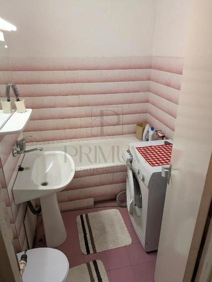 Garsonieră decomandată în Lunei