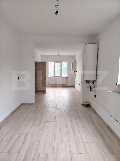Casă individuală cu 8 camere cu Canalizare în Exterior Nord