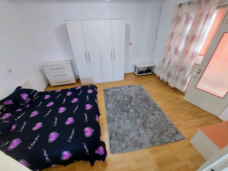Apartament cu 3 camere decomandat în Zorilor