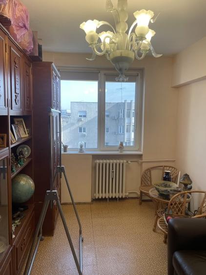 Apartament cu 3 camere decomandat în Tineretului