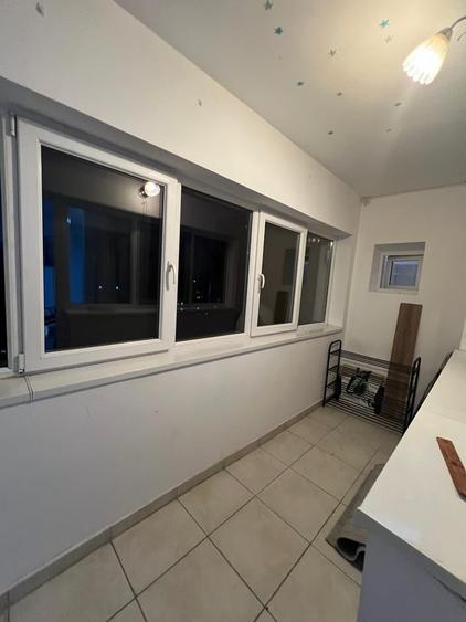 Apartament cu 3 camere semidecomandat în Colentina