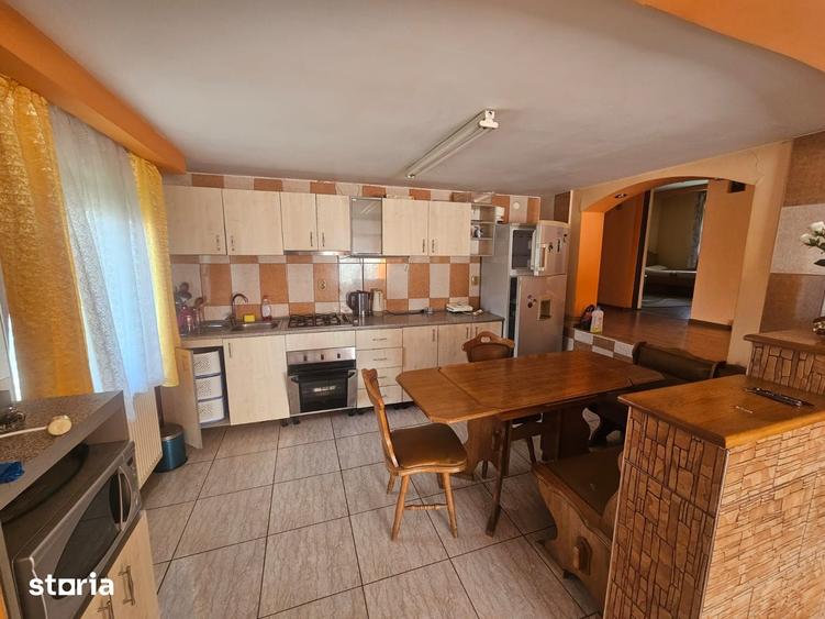 Casă cu 3 camere cu Teren 100 Mp în Central