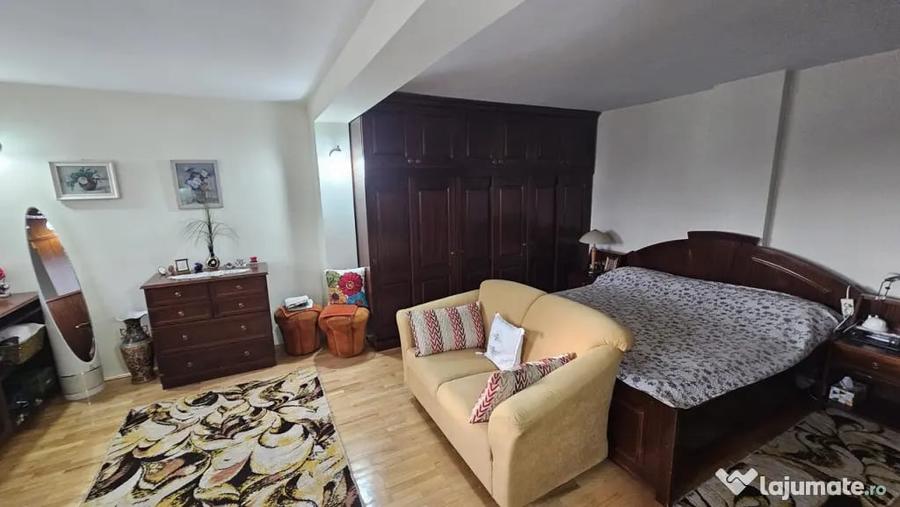 Casă cu 5 camere cu Teren 410 Mp în Mărășești