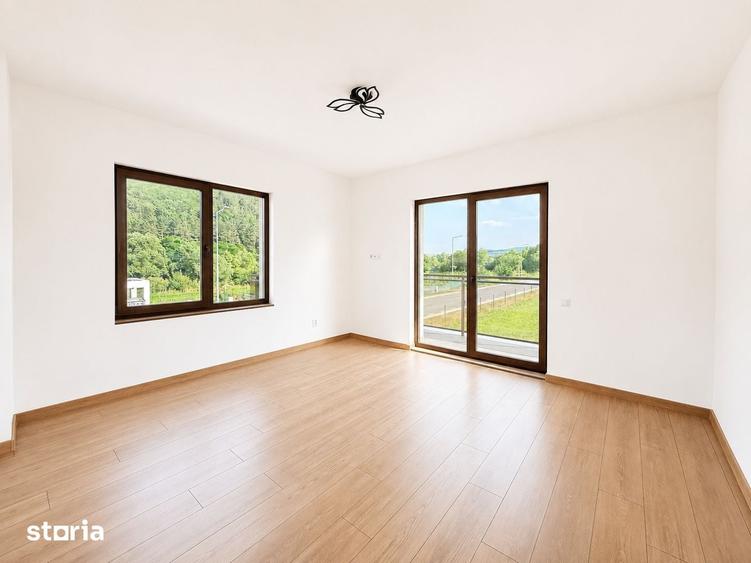 Casă cu 4 camere cu Teren 400 Mp în Luna