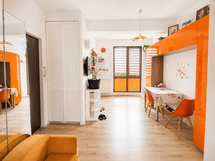 Apartament cu 3 camere semidecomandat în Bucureștii Noi