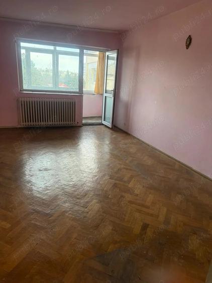 Apartament cu 3 camere nedecomandat în Central