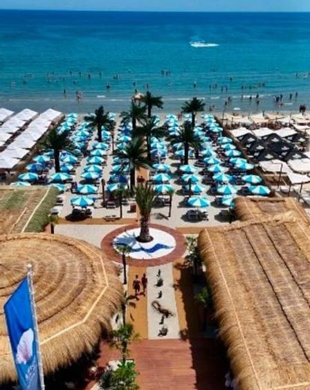 Casă individuală cu 11 camere cu Teren 500 Mp în Nord