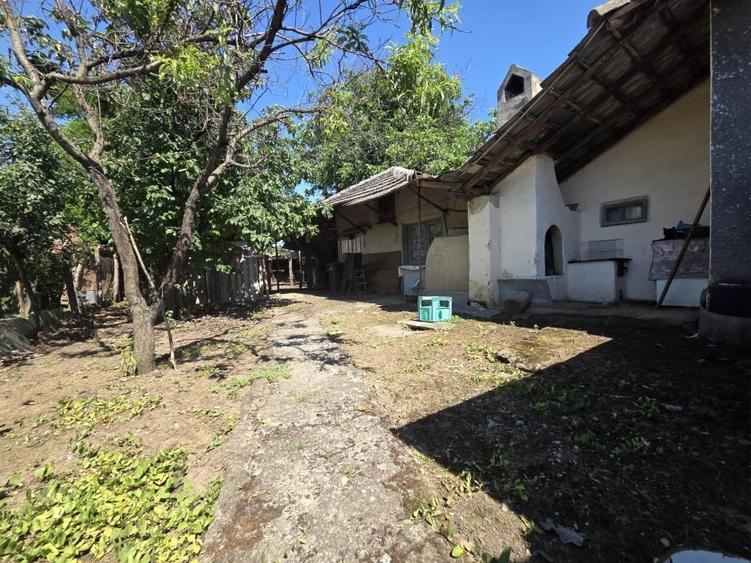 Casă individuală cu 5 camere cu Canalizare în Valea Roșie