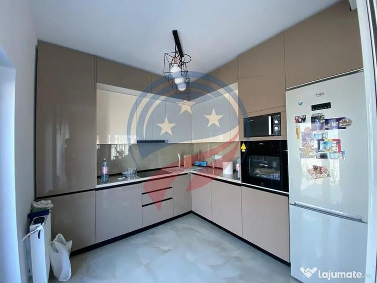 Casă cu 4 camere cu Teren 350 Mp în Central