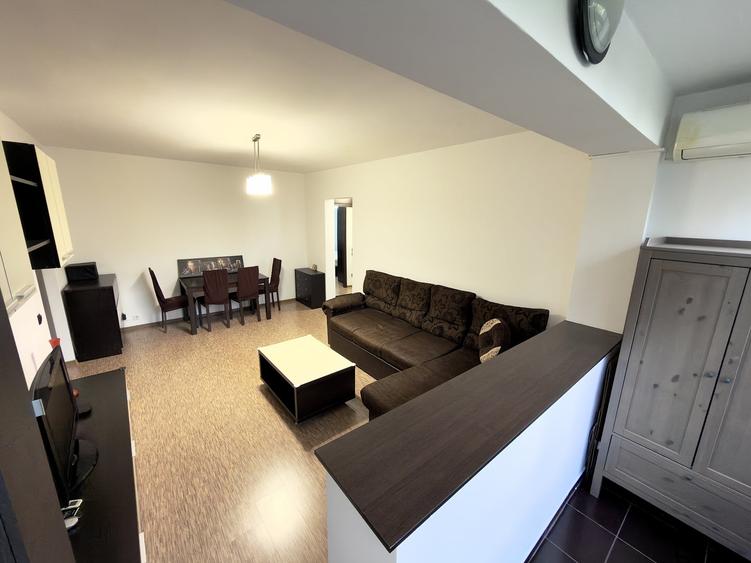 Apartament cu 2 camere semidecomandat, mobilat în Victoriei