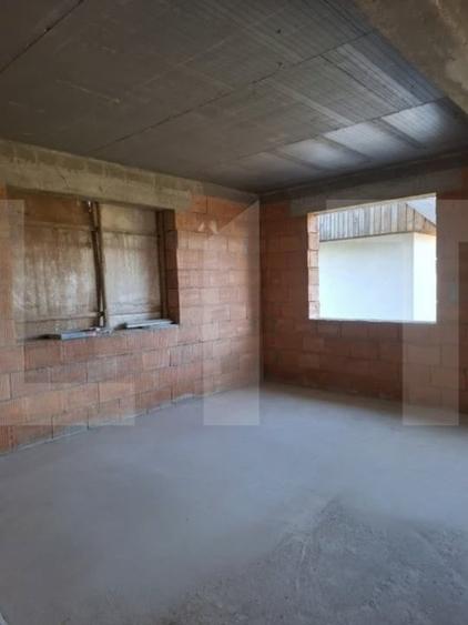 Casă individuală cu 5 camere cu Canalizare în Central