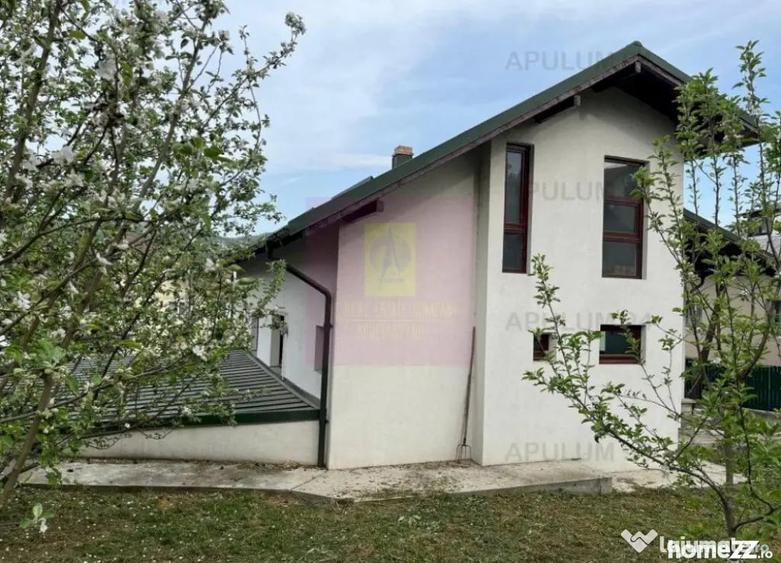 Casă cu 7 camere cu Teren 649 Mp în Comarnic