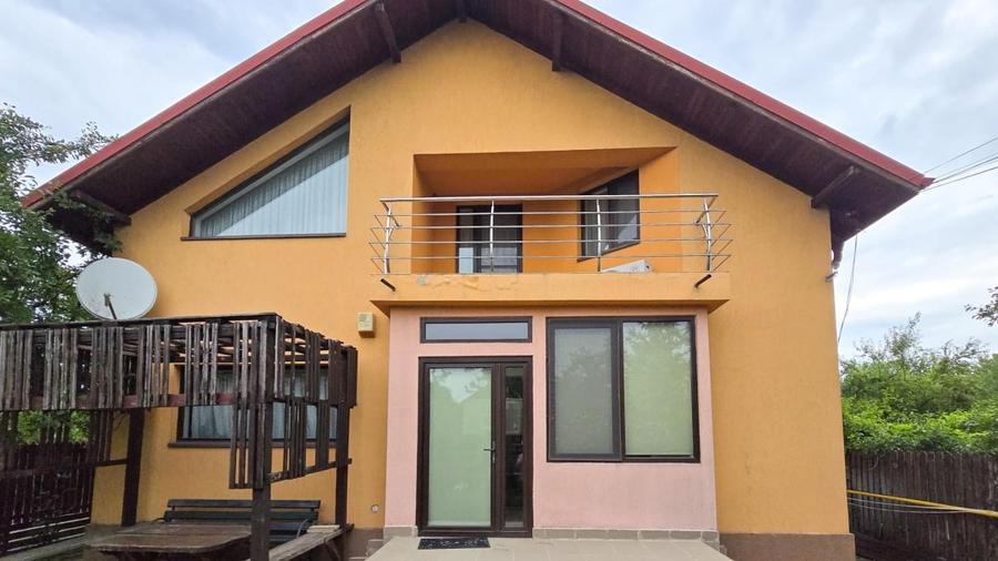 Casă individuală cu 7 camere cu Teren 700 Mp în Snagov
