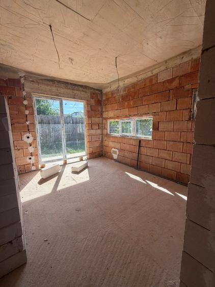 Casă individuală cu 3 camere cu Teren 325 Mp în Florești