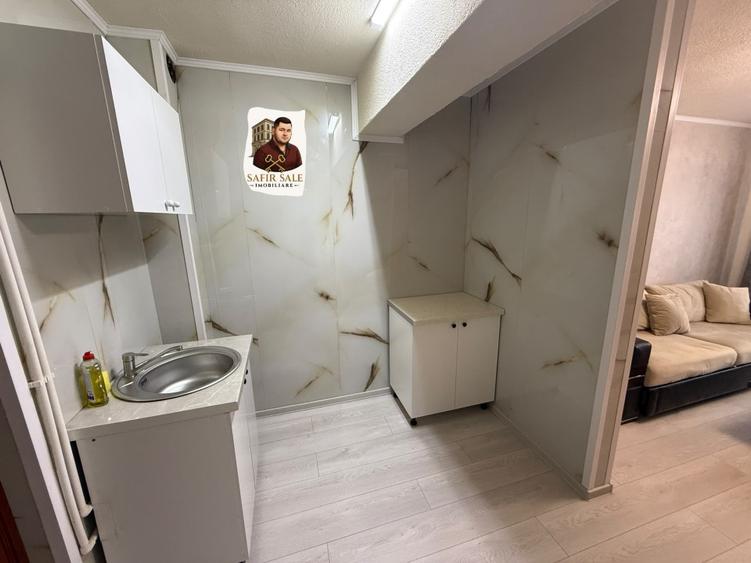 Garsonieră decomandată în Est