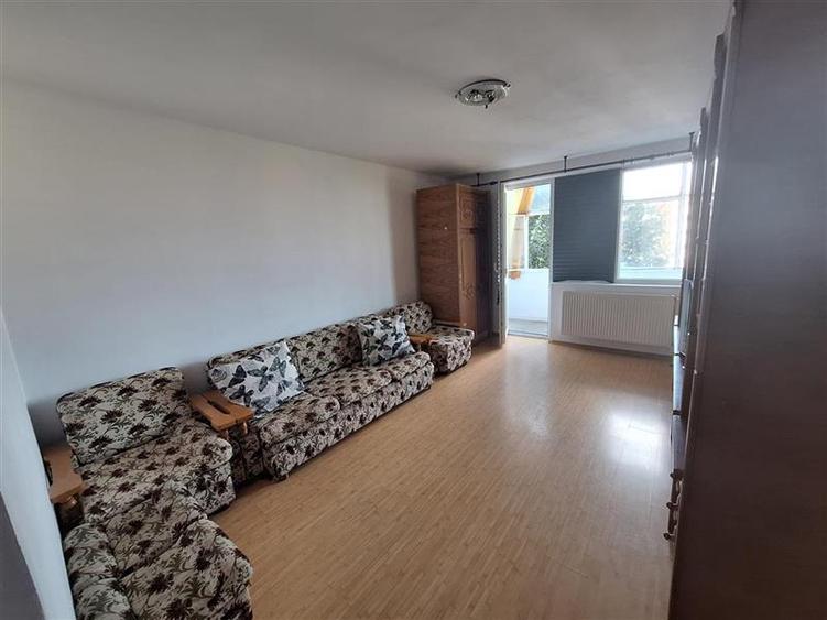 Apartament cu 2 camere decomandat în Narcisa