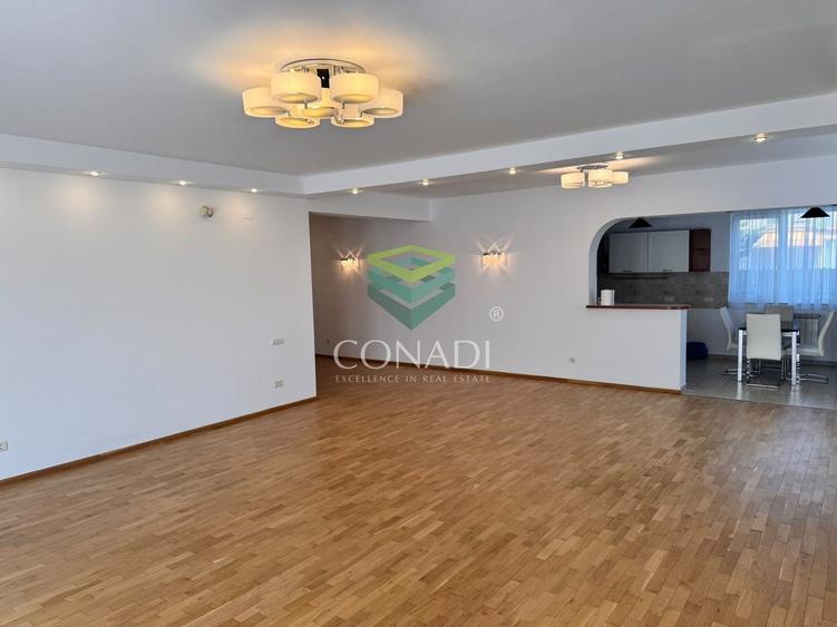 Casă individuală cu 7 camere cu Piscina în Iancu Nicolae