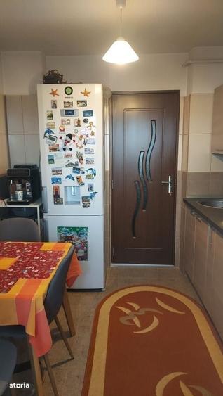 Apartament cu 3 camere decomandat în Păcurari