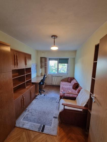 Apartament cu 4 camere decomandat, mobilat în Nord