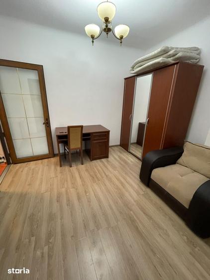 Garsonieră decomandată în Decebal