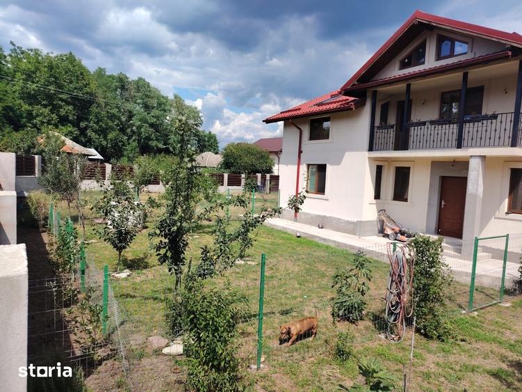 Casă cu 5 camere cu Teren 1500 Mp în Drajna