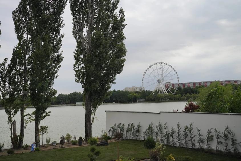 Apartament cu 4 camere decomandat în Floreasca