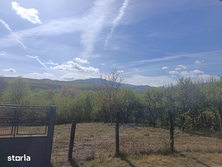 Teren de 554 mp, în Central