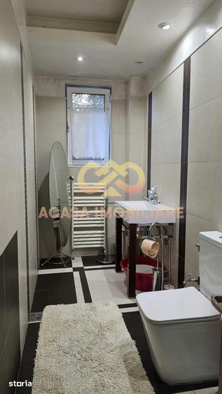 Casă cu 7 camere cu Teren 400 Mp în Tătărași