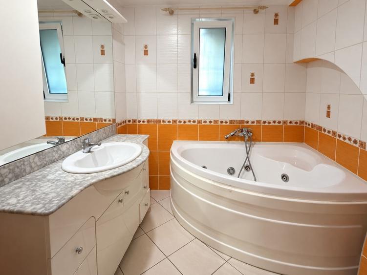Duplex cu 3 camere cu Teren 200 Mp în Sub Arini