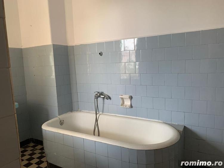 Casă cu 7 camere cu Teren 638 Mp în Bălcescu
