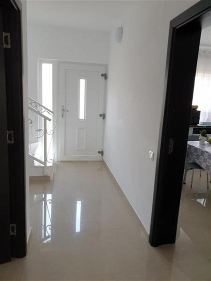 Casă cu 4 camere cu Teren 230 Mp în Micro 3
