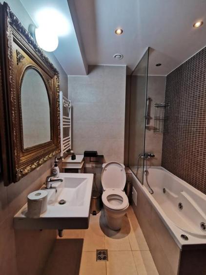 Apartament cu 3 camere, mobilat în 1 Mai