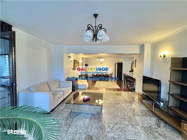 Apartament cu 3 camere, mobilat în Pajura