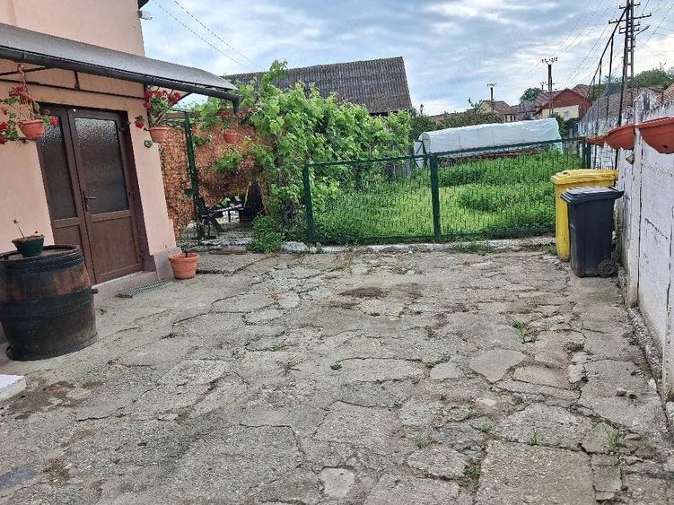 Casă cu 4 camere în Central