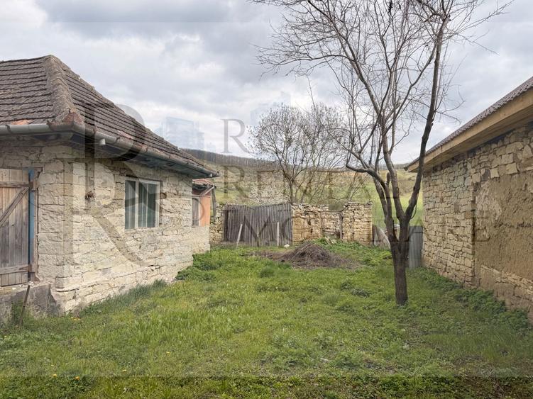 Casă individuală cu 2 camere cu Canalizare în Făureni