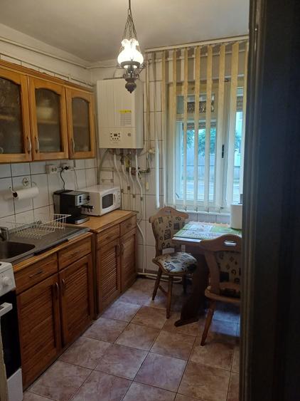 Apartament de vanzare cu 3 camere6 - 7