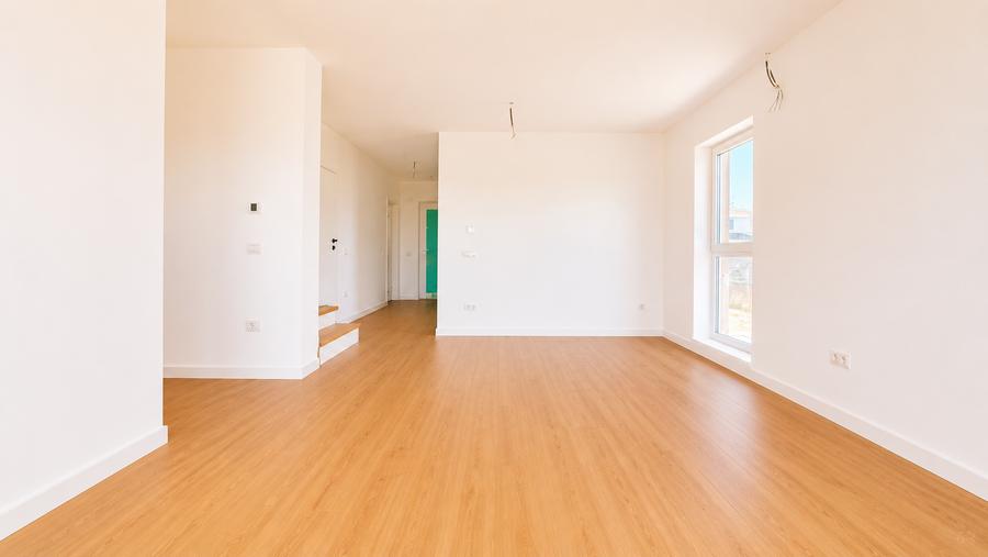 Duplex cu 5 camere cu Canalizare în Moșnița Nouă