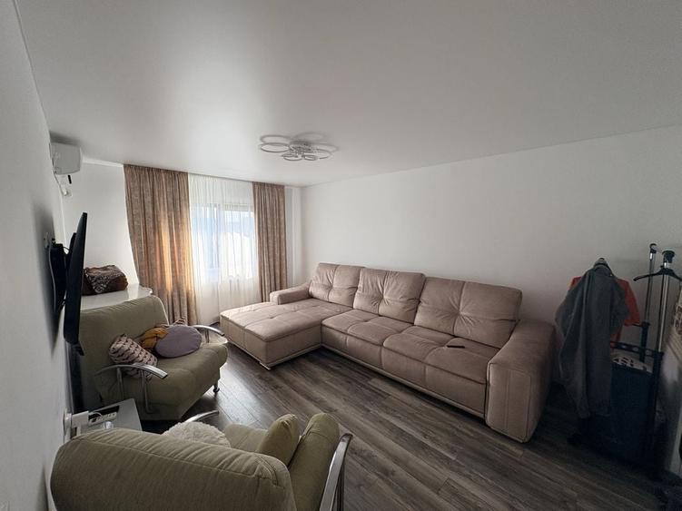 Apartament cu 3 camere decomandat în Central