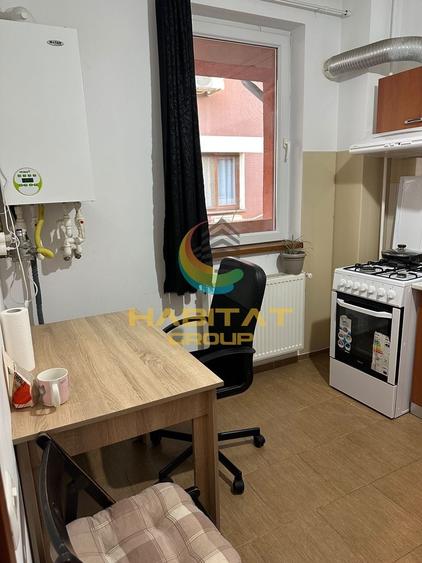 Garsonieră decomandată în Vest