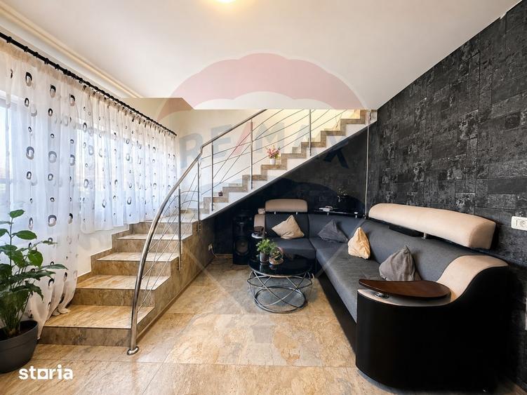 Casă cu 5 camere cu Teren 248 Mp în Corbu