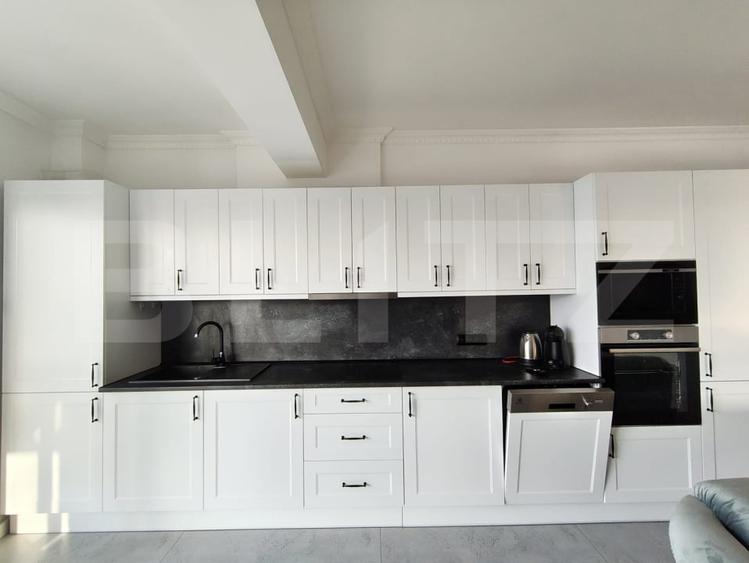 Apartament cu 3 camere decomandat, mobilat în Vest