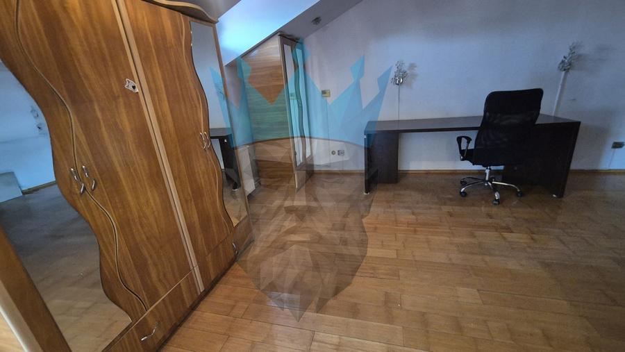 Casă individuală cu 6 camere cu Canalizare în Cotroceni