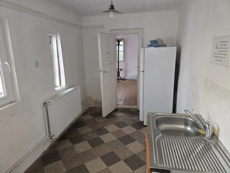 Casă cu 2 camere cu Teren 650 Mp în Central